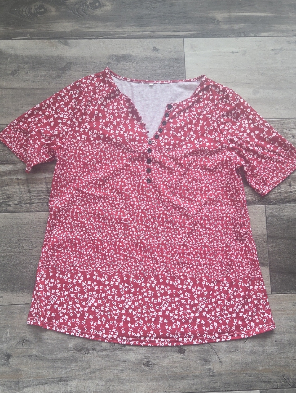 Nwot. Women's Red Floral Top Large